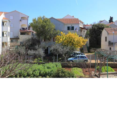 Apartments with a parking space Supetar, Brac - 16653