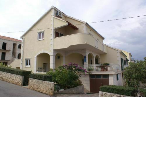 Apartments with a parking space Supetar, Brac - 2850