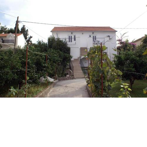Apartments with a parking space Supetar, Brac - 2856