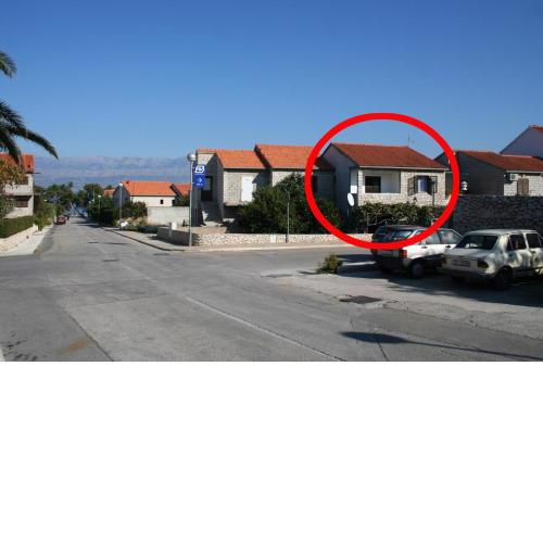 Apartments with a parking space Supetar, Brac - 2896