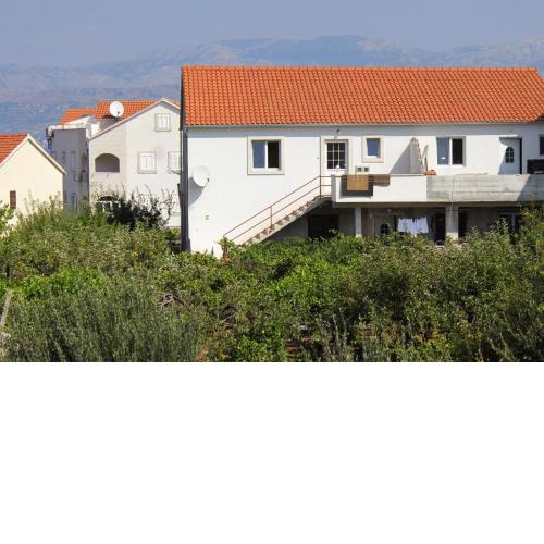 Apartments with a parking space Supetar, Brac - 5627