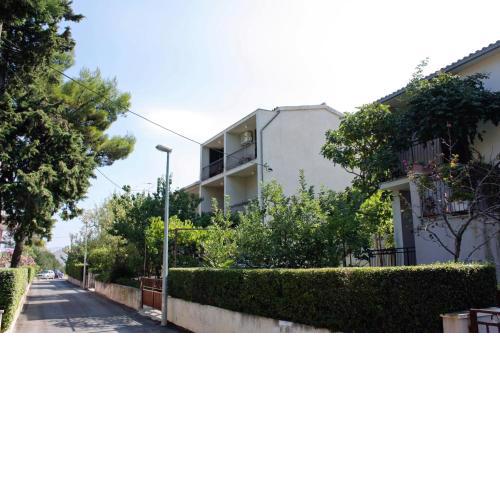 Apartments with a parking space Supetar, Brac - 5653