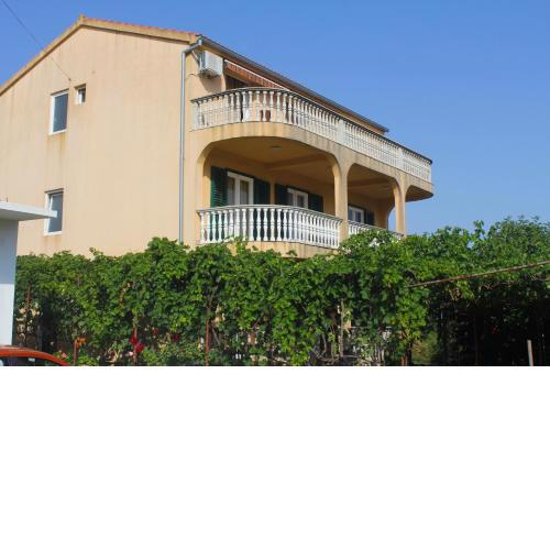 Apartments with a parking space Sveti Filip i Jakov, Biograd - 16708