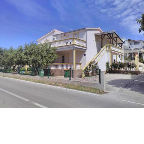 Apartments with a parking space Tribunj, Vodice - 13319
