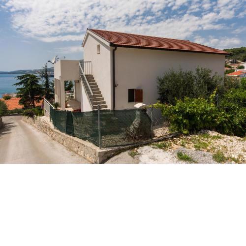 Apartments with a parking space Trogir - 17609
