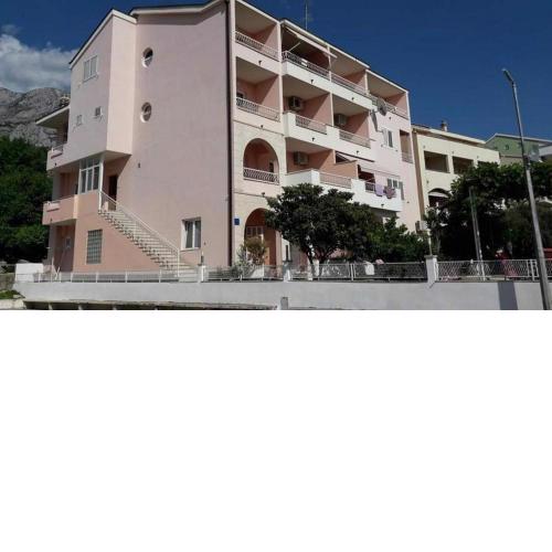 Apartments with a parking space Tucepi, Makarska - 19985