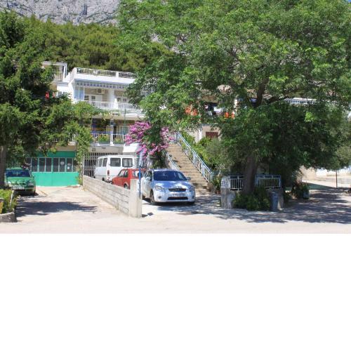 Apartments with a parking space Tucepi, Makarska - 6857