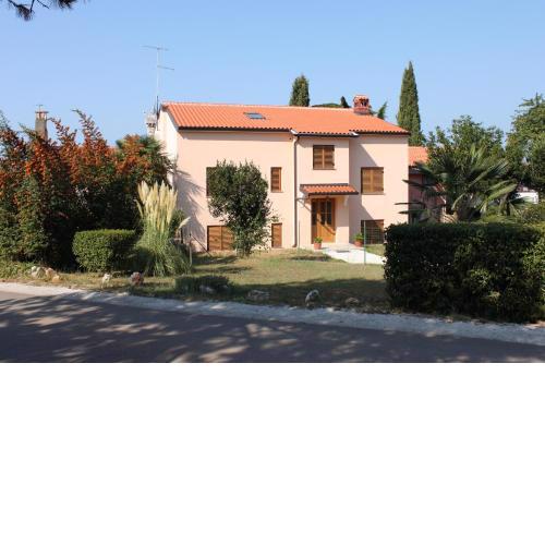 Apartments with a parking space Umag - 6995