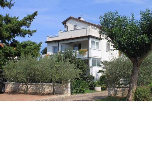 Apartments with a parking space Umag - 7043