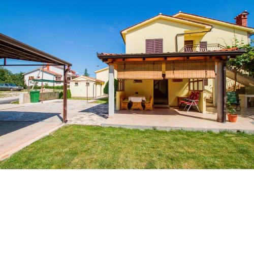 Apartments with a parking space Vinez, Labin - 11851