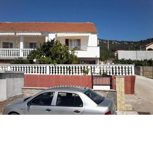 Apartments with a parking space Vinisce, Trogir - 12248