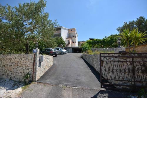 Apartments with a parking space Vinisce, Trogir - 14407