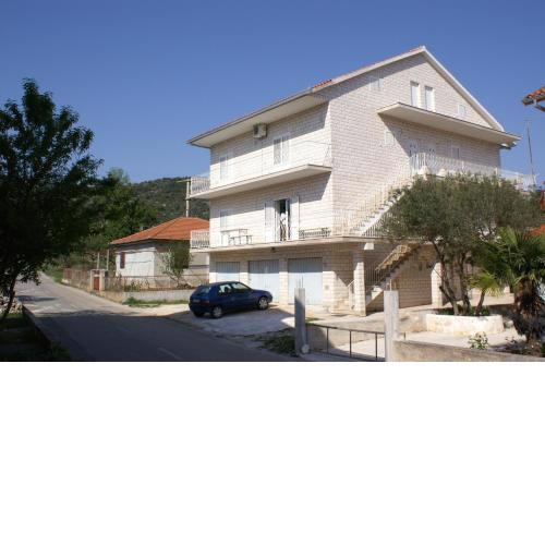 Apartments with a parking space Vinisce, Trogir - 2987