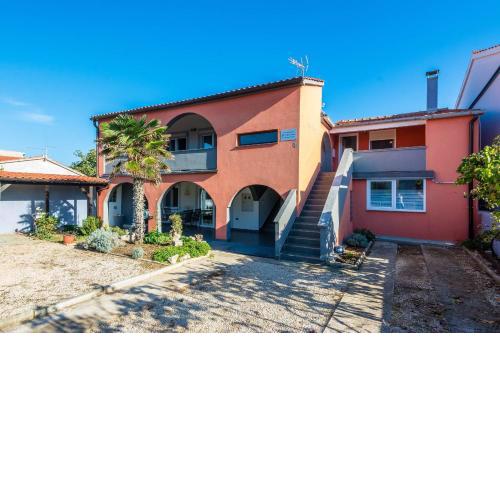 Apartments with a parking space Vir - 20220