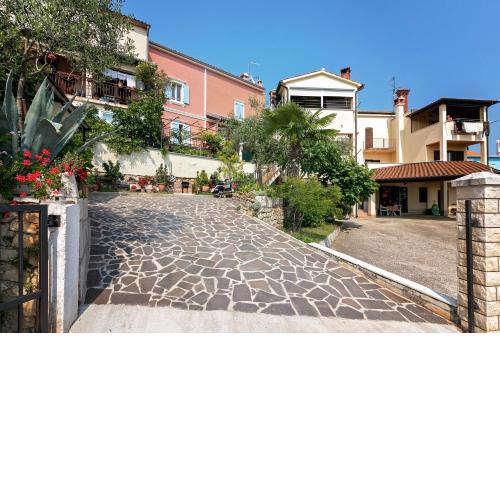 Apartments with a parking space Vrsar, Porec - 14164