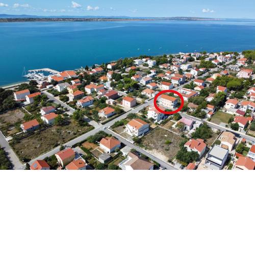 Apartments with a parking space Vrsi - Mulo, Zadar - 13067