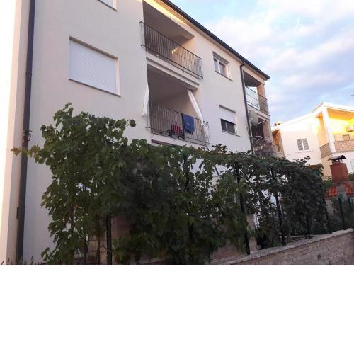 Apartments with a parking space Zaboric, Sibenik - 16510