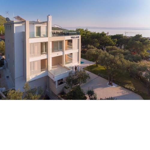 Apartments with a swimming pool Promajna, Makarska - 19144