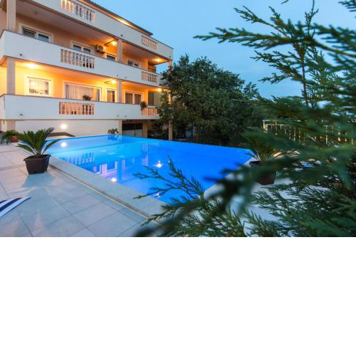 Apartments with pool Ivana Krk