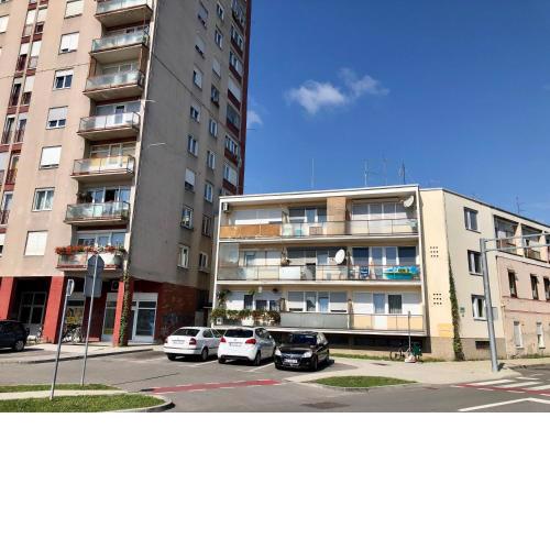 Apartments with WiFi Karlovac - 20584