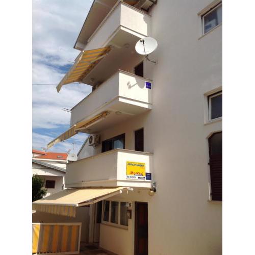 Apartments Zrilić