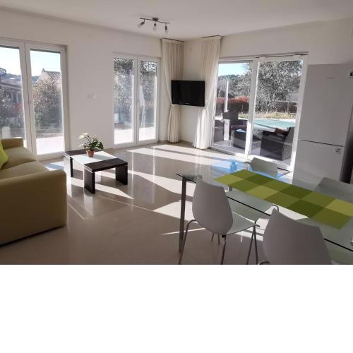 Attractive Apartment in Banjole with Swimming Pool