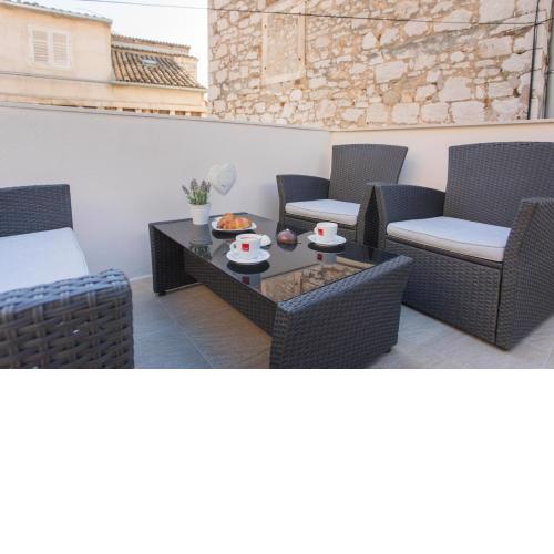 Aurum Apartment