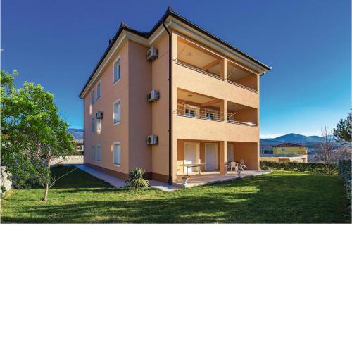 Awesome Apartment In Cavle With Wifi