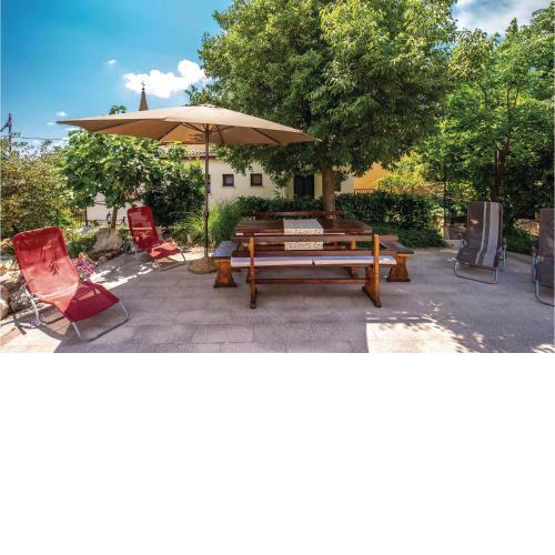 Awesome Apartment In Jadranovo With Kitchen