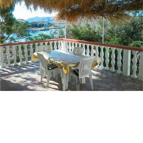 Awesome Apartment In Kustici With House Sea View