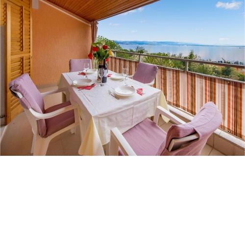 Awesome Apartment In Lovran With Wifi