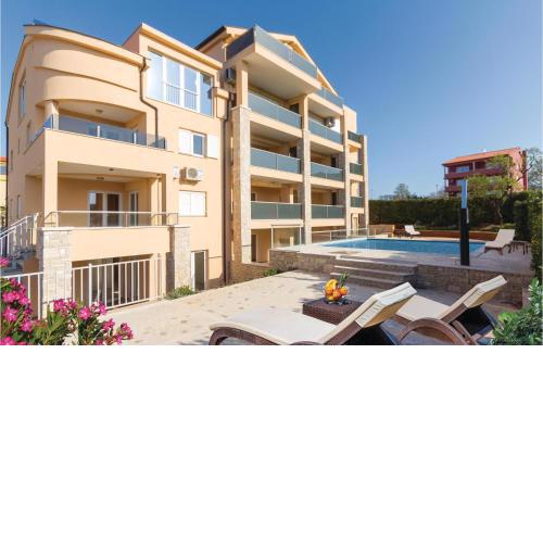 Awesome Apartment In Medulin With 3 Bedrooms, Wifi And Outdoor Swimming Pool