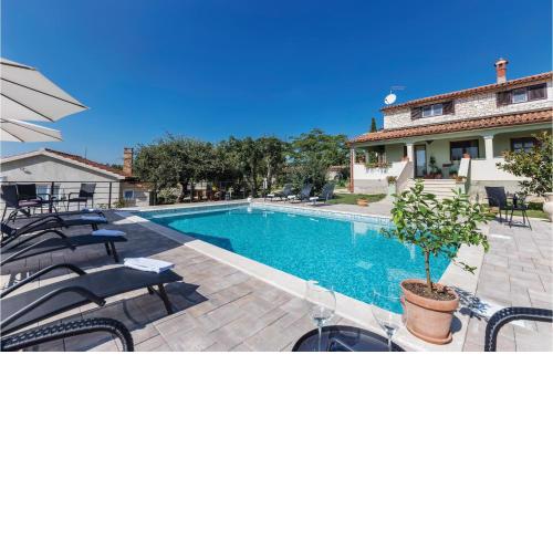 Awesome Apartment In Pilkovici With Wifi