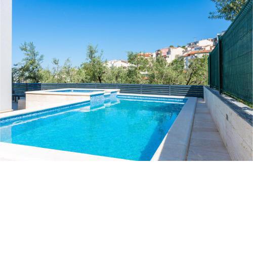 Awesome Apartment In Podstrana With Wifi