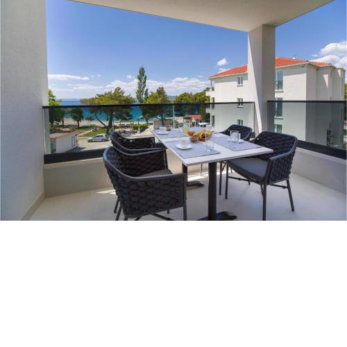 Awesome Apartment In Promajna With House Sea View