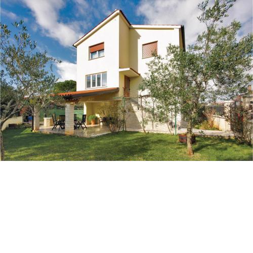 Awesome Apartment In Pula With Wifi