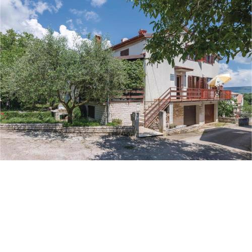 Awesome Apartment In Rakalj With Wifi