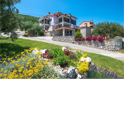 Awesome Apartment In Ravni With House Sea View