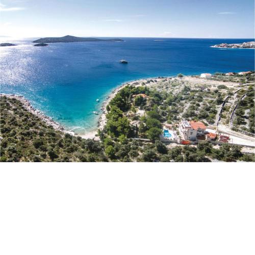 Awesome Apartment In Sevid With House Sea View