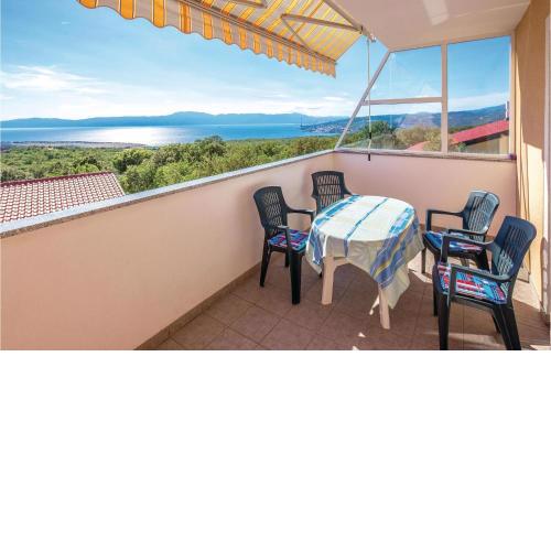 Awesome Apartment In Smrika With House Sea View