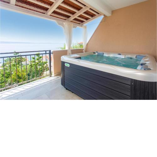 Awesome Apartment In Suhi Potok With Jacuzzi