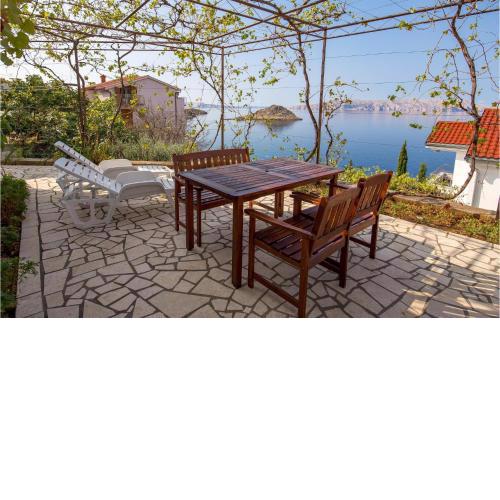 Awesome Apartment In Sv,juraj With Wifi