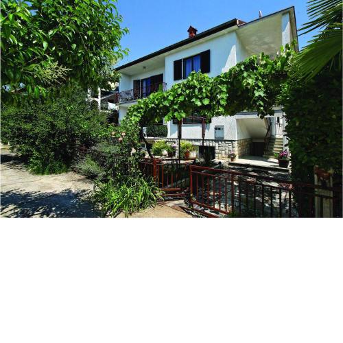 Awesome Apartment In Umag With Wifi