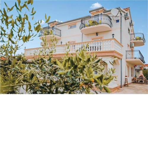Awesome Apartment In Vodice With Kitchen