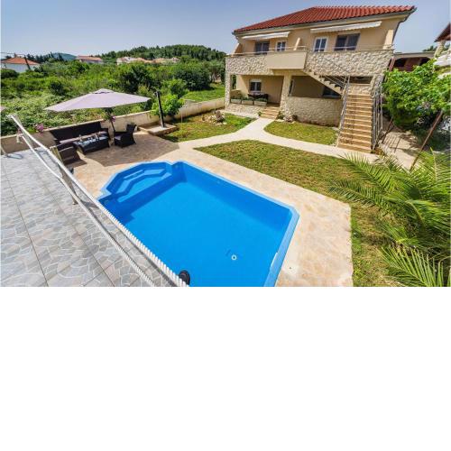 Awesome Apartment In Zdrelac With Wifi