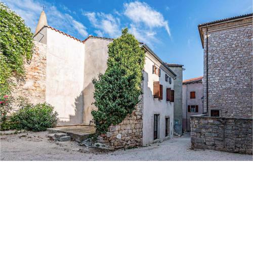 Awesome Home In Bale With Wifi