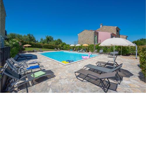Awesome Home In Baredine With Wifi