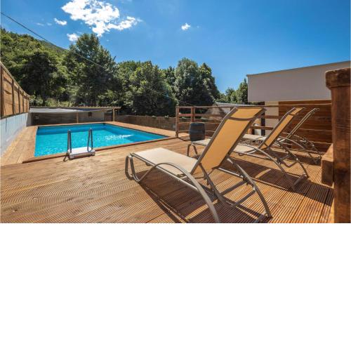 Awesome Home In Bater With House A Panoramic View