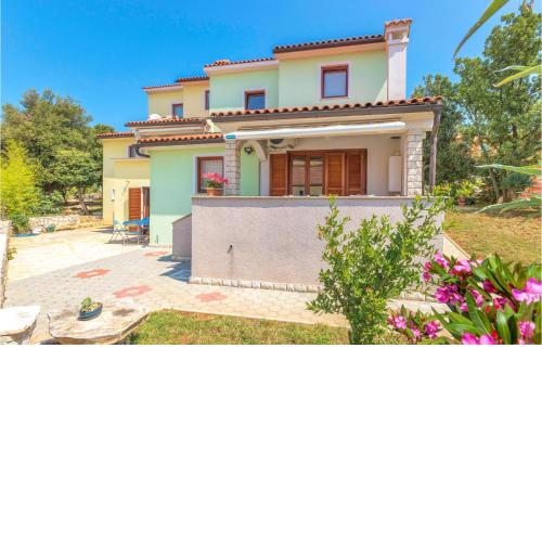 Awesome Home In Betiga With Kitchen
