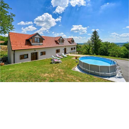 Awesome Home In Breznicki Hum